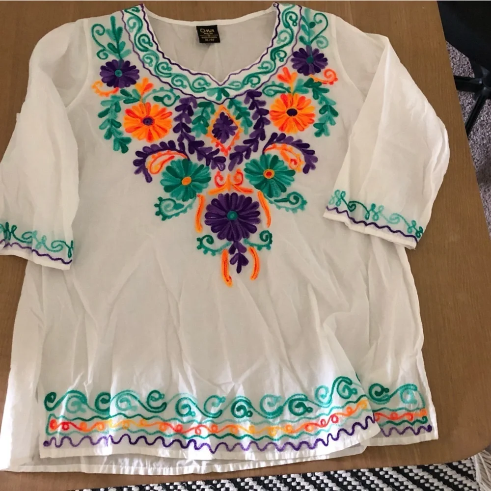 Mja world|White floral embroidered Mexican style peasant top•••Cotton, XL - Picture 3 of 10